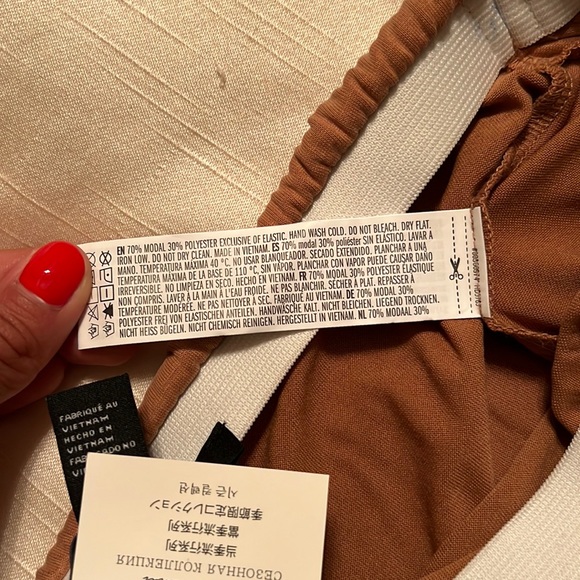 High Slit Bodycon Skirt - Picture 8 of 8